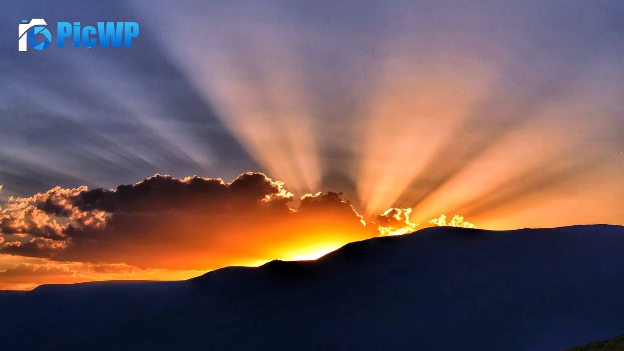 Sunset Hills 4K PC Wallpaper