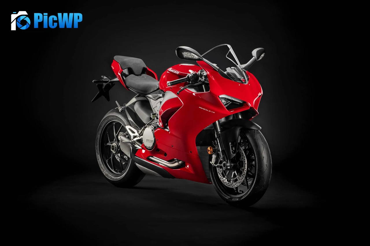 Ducati Panigale V2 2020 3K PC Wallpaper