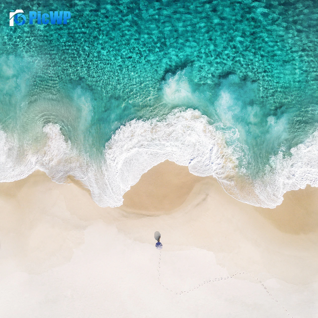 Beach iOS 10 4K Fold Wallpaper