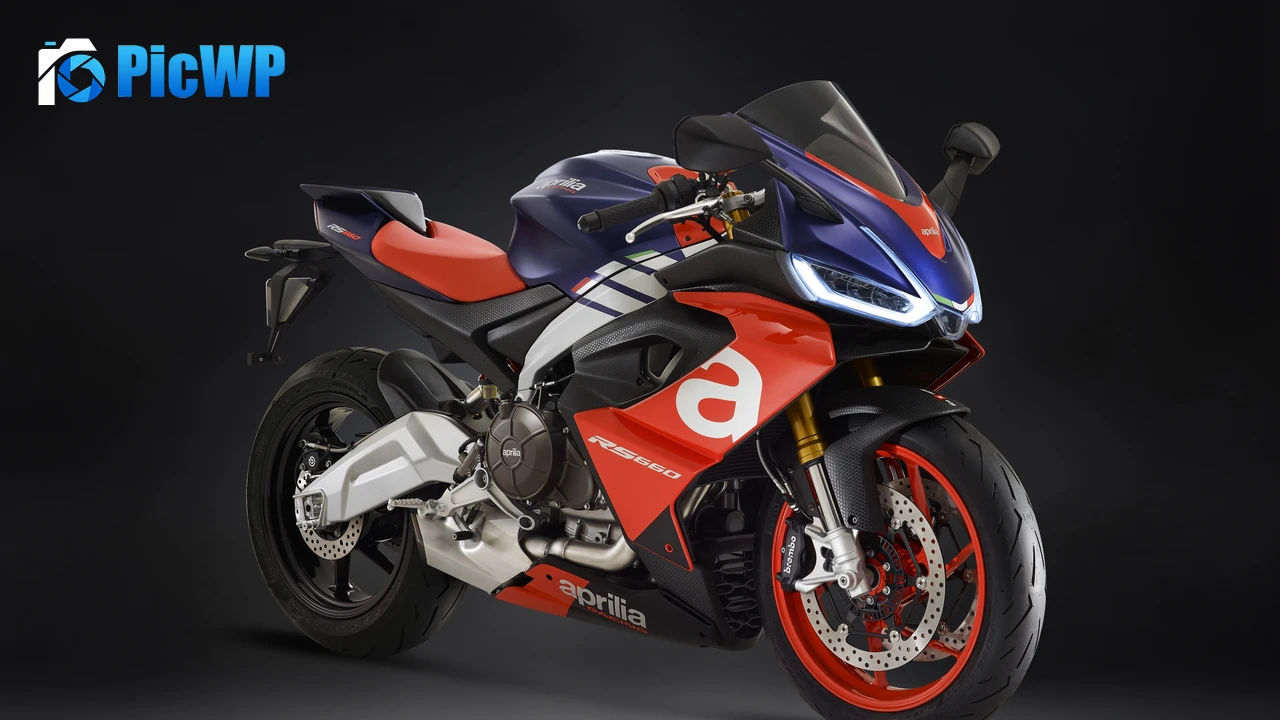Aprilia RS 660 Dark background 4K PC Wallpaper