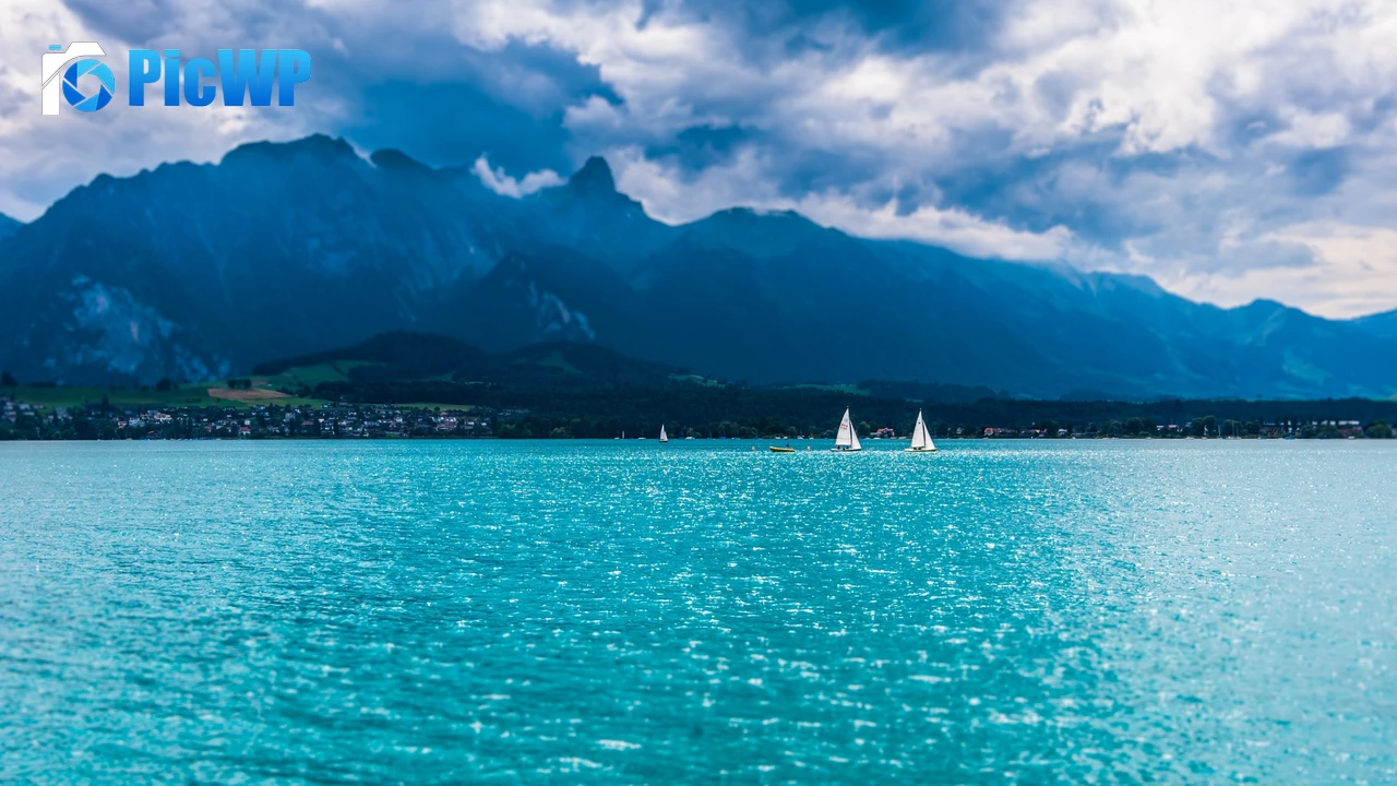 Lake Thun Mountains 4K PC Wallpaper