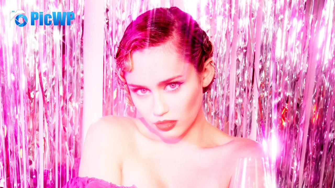 Miley Cyrus Wonderland Magazine 4K PC Wallpaper