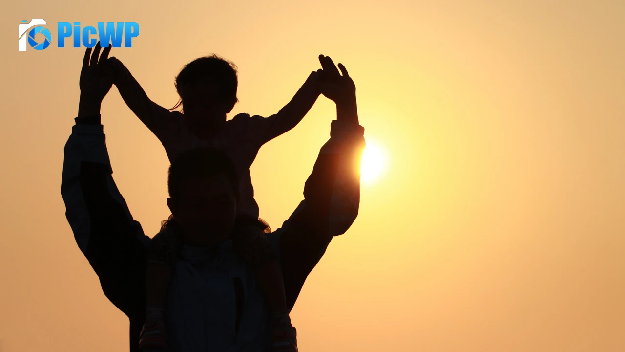 Dad - Daughter Sunset 4K PC Wallpaper
