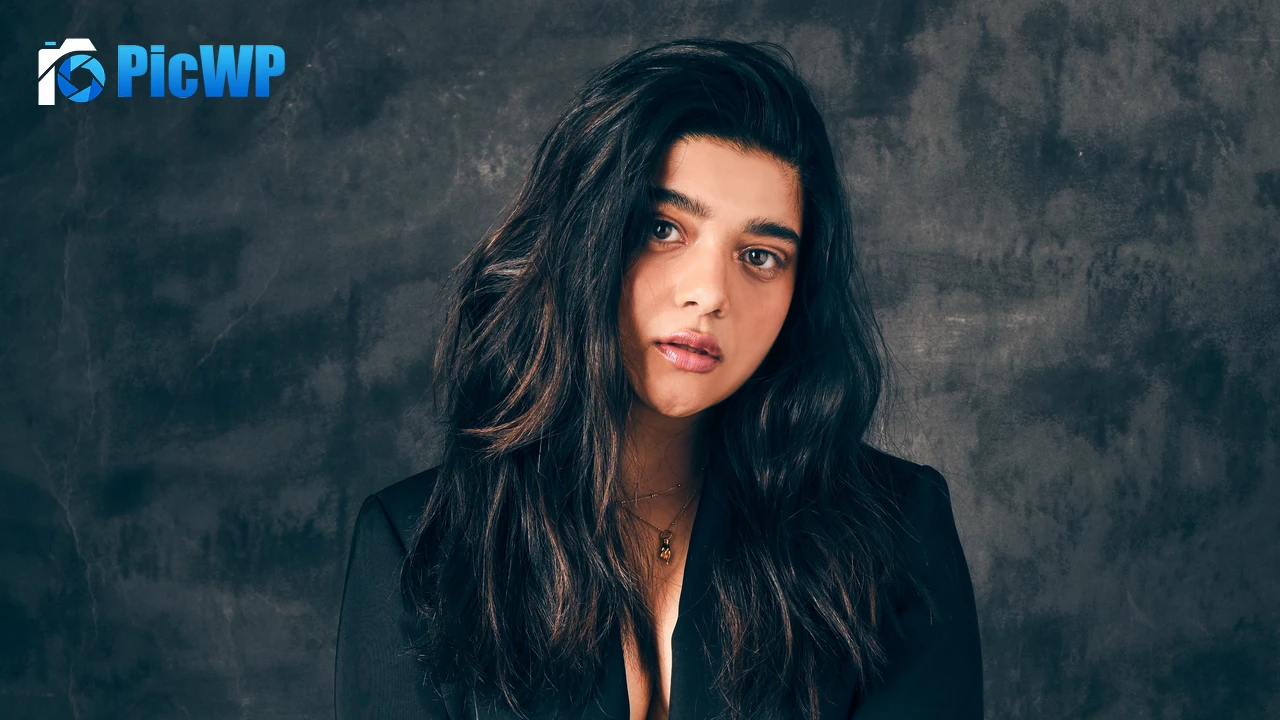 Iman Vellani Canadian actress 4K PC Wallpaper