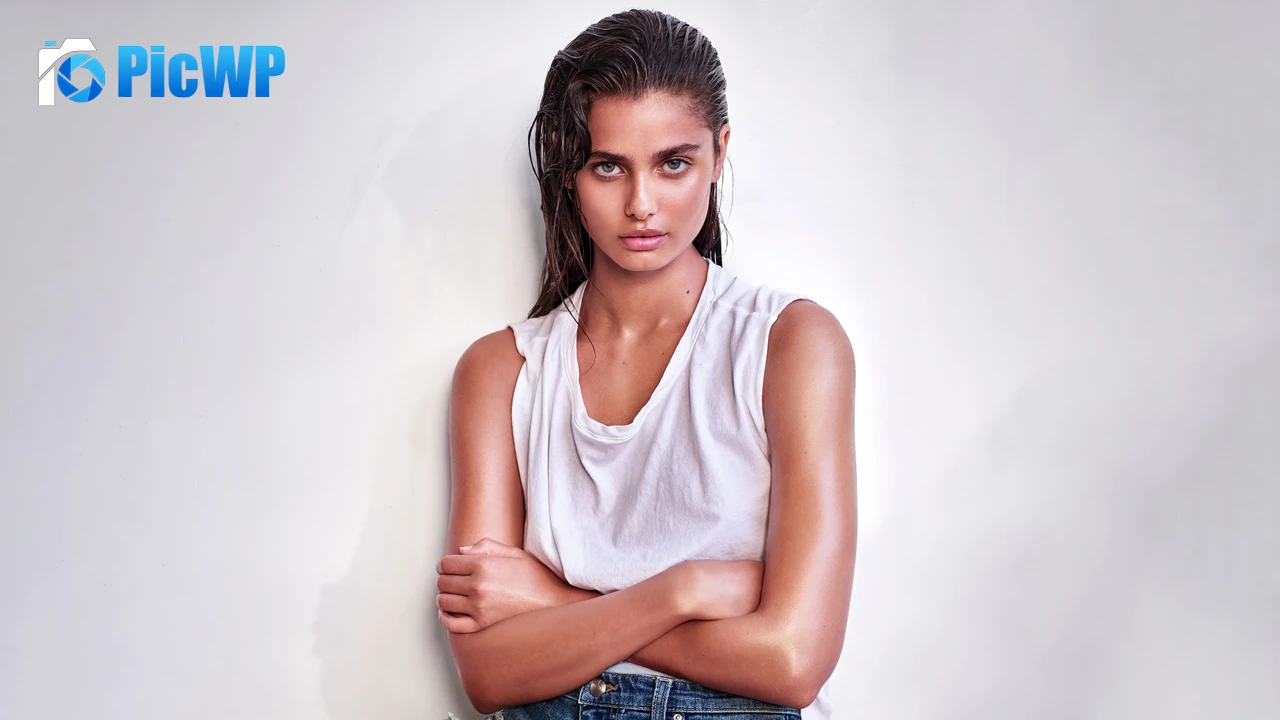 Taylor Hill 4K PC Wallpaper
