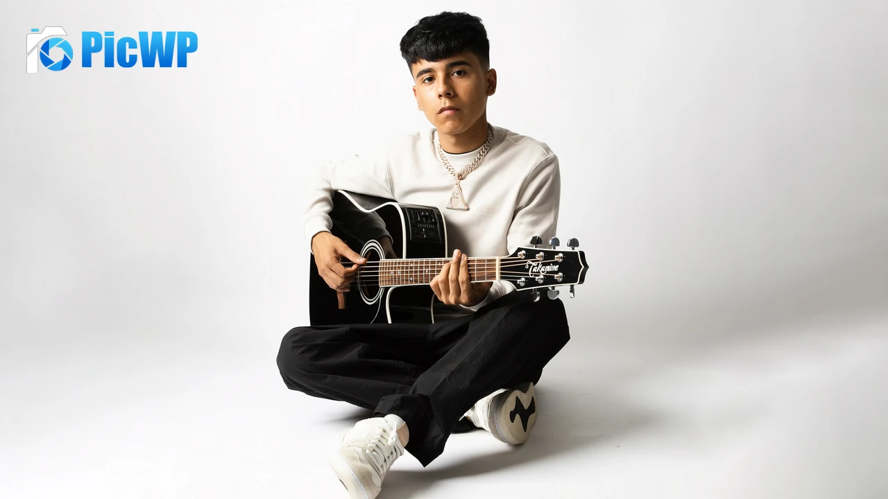 Ivan Cornejo Guitar 4K PC Wallpaper
