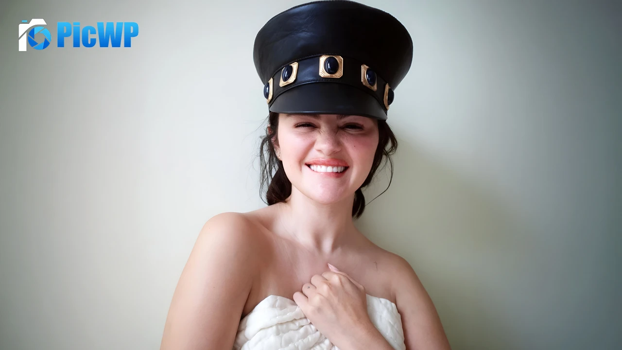Selena Gomez Perfect Magazine 4K PC Wallpaper