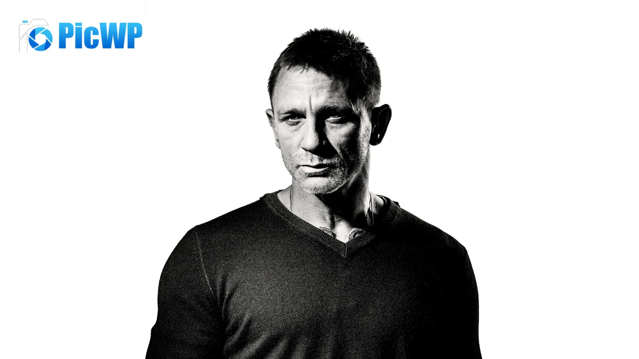 Daniel Craig James Bond 6K PC Wallpaper
