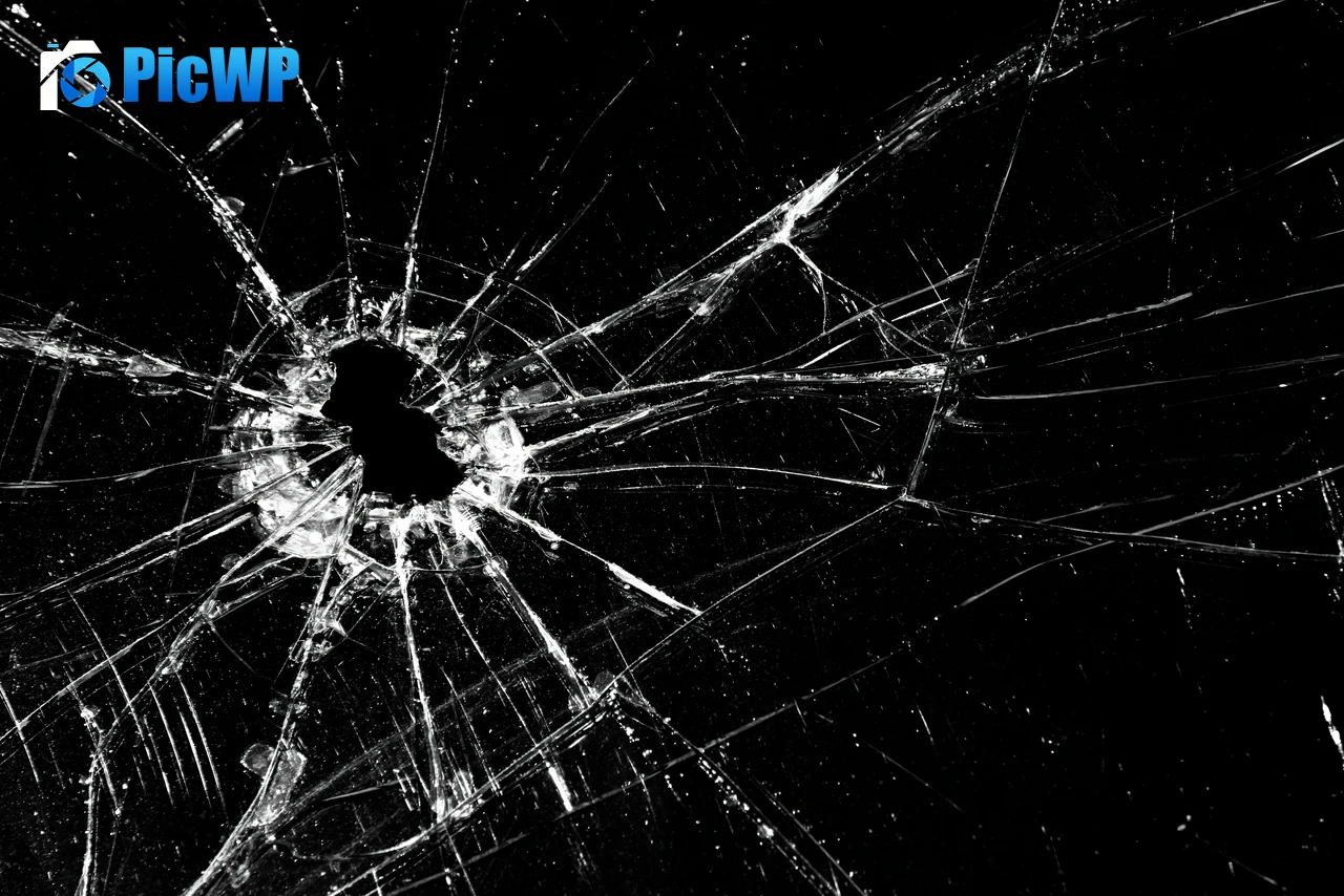 Broken screen 6K PC Wallpaper