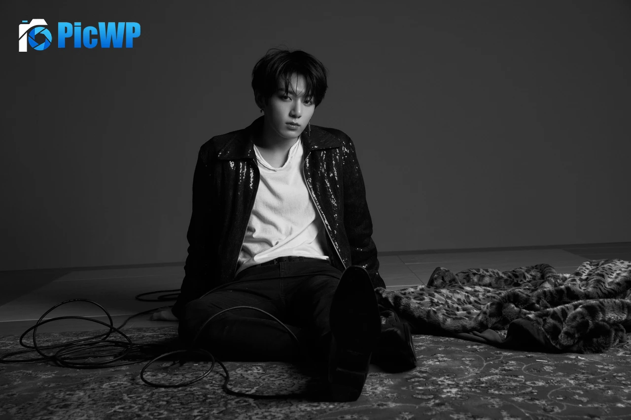 Jungkook Monochrome 4K PC Wallpaper