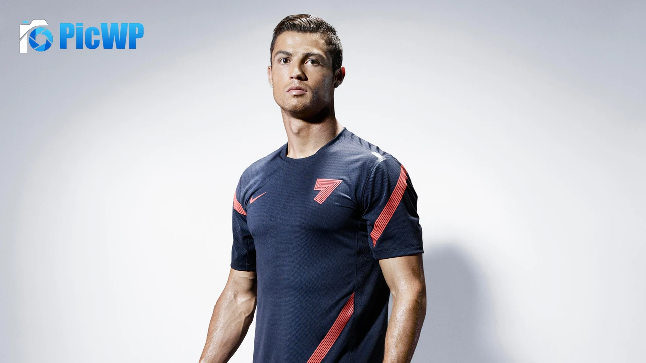 Cristiano Ronaldo Poster 6K PC Wallpaper