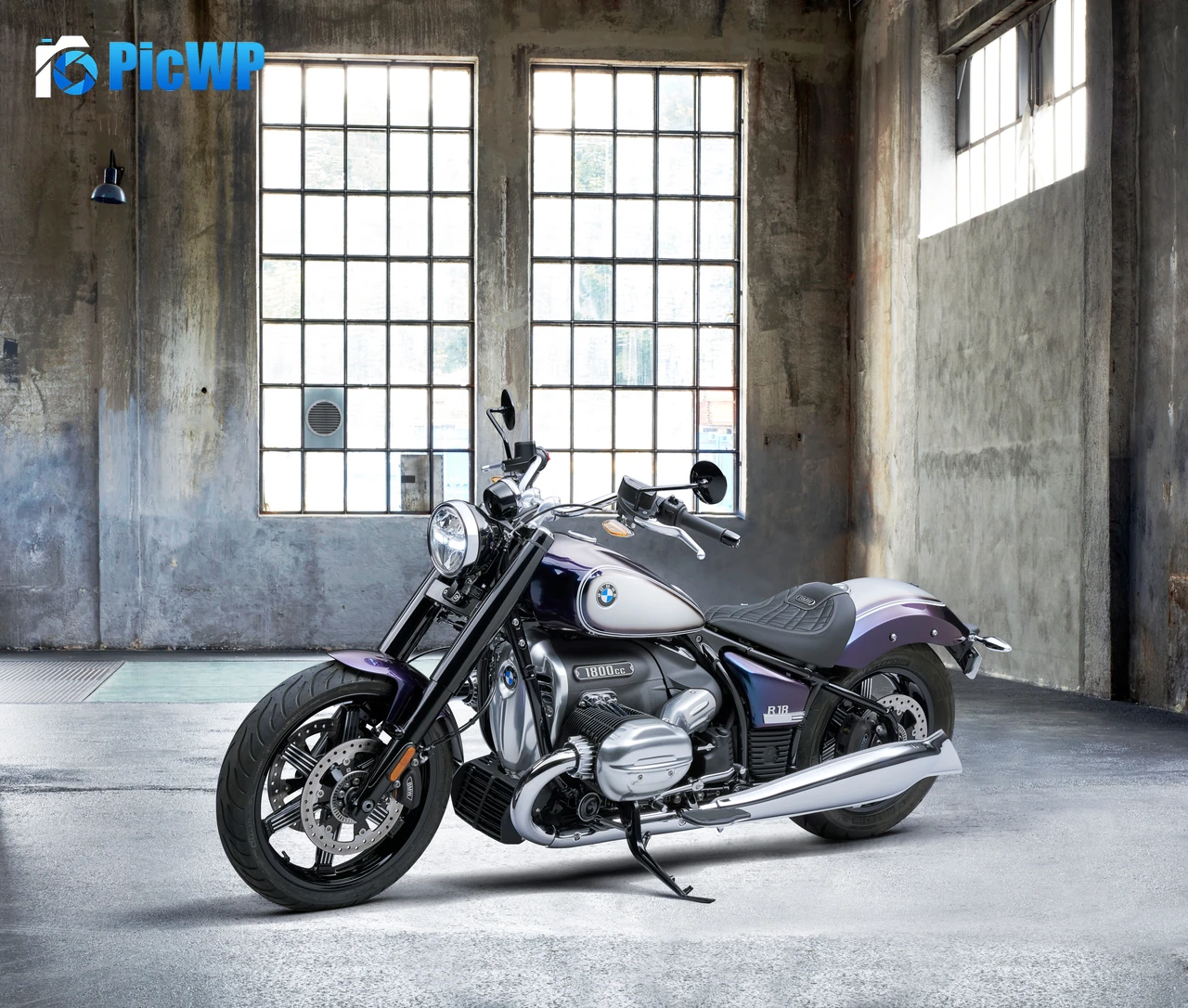 BMW R 18 with Option 719 Custom motorcycle 7K PC Wallpaper
