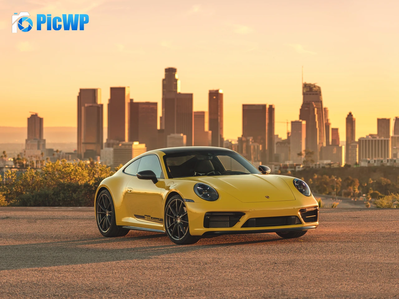 Porsche 911 Carrera T 2022 8K PC Wallpaper