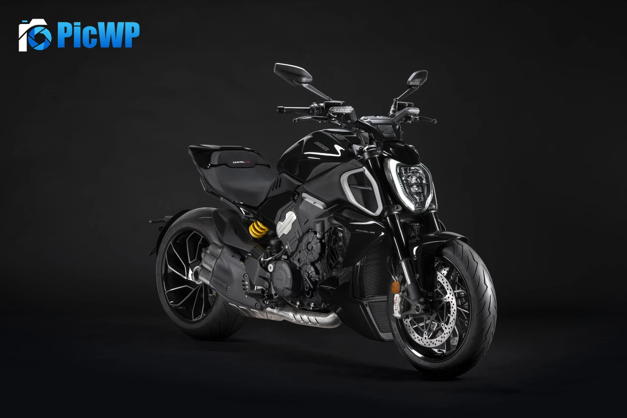 Ducati Diavel V4 2023 9K PC Wallpaper