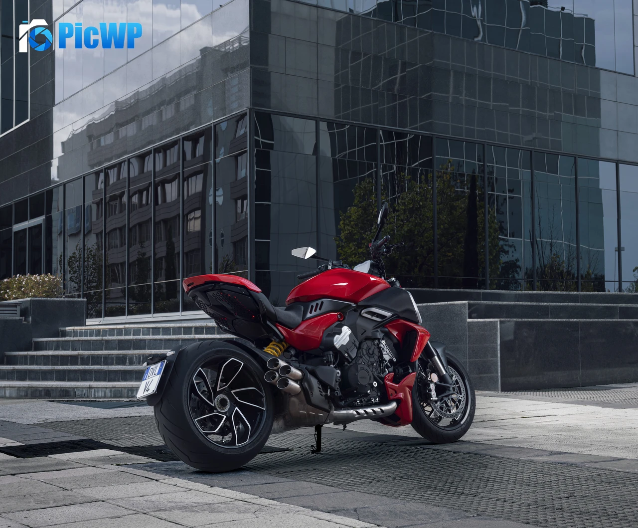 Ducati Diavel V4 Sports bikes 6K PC Wallpaper