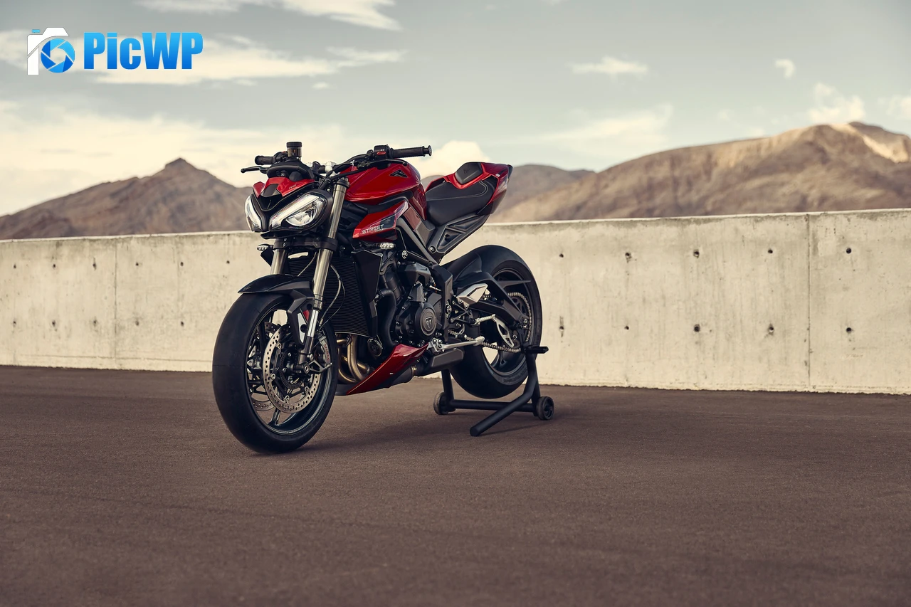 Triumph Street Triple RS Street bikes 4K PC Wallpaper