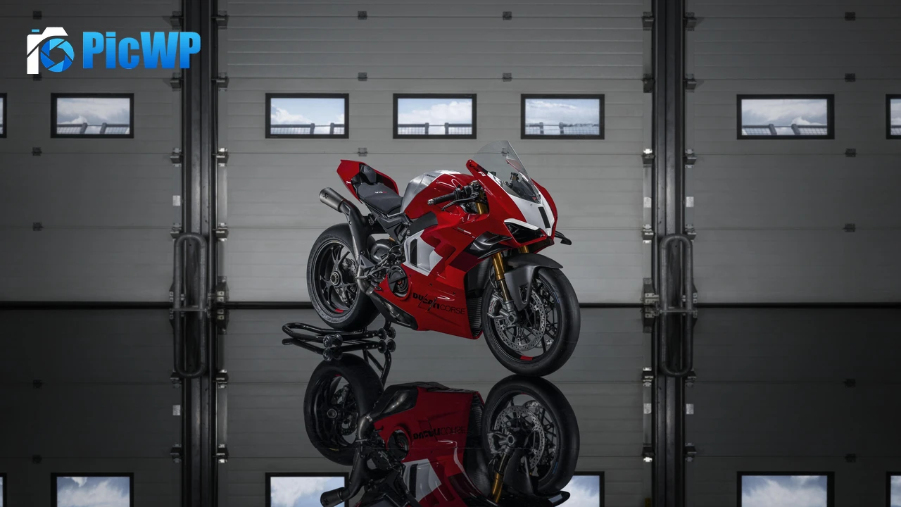 Ducati Panigale V4 R 8K PC Wallpaper