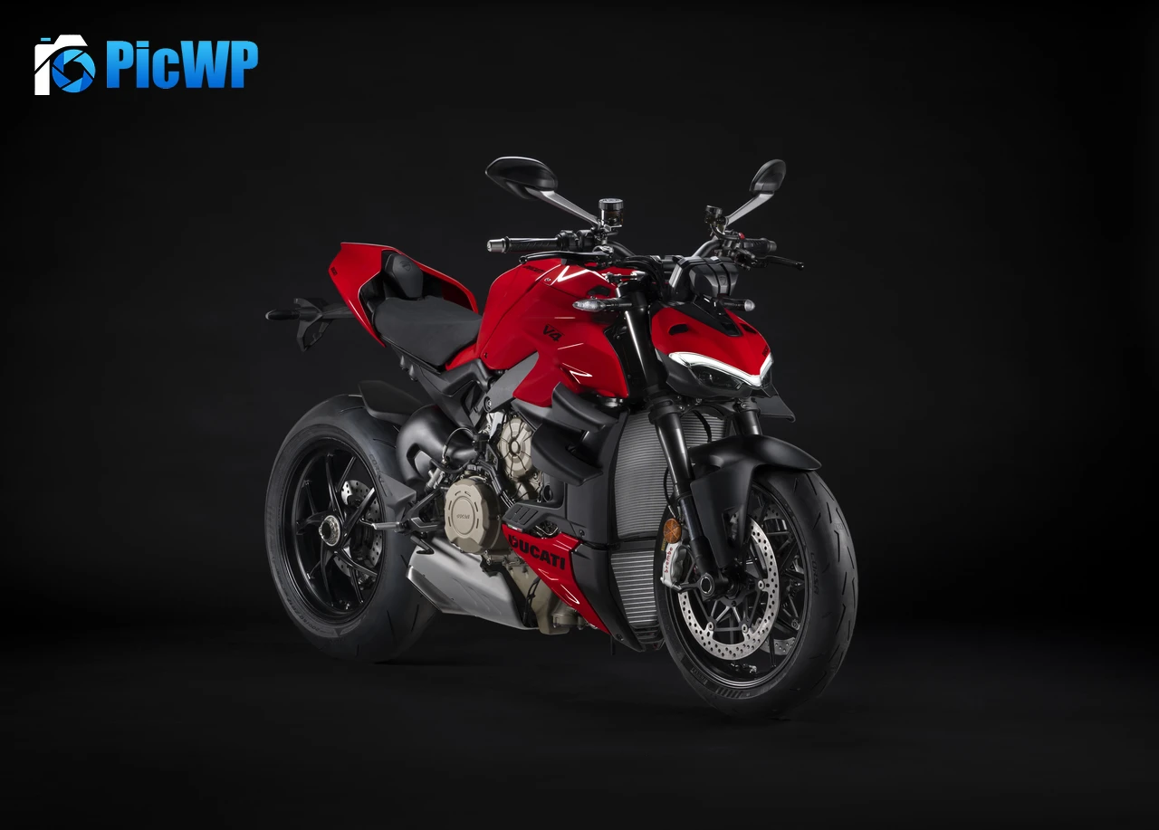 Ducati Streetfighter V4 S 8K PC Wallpaper