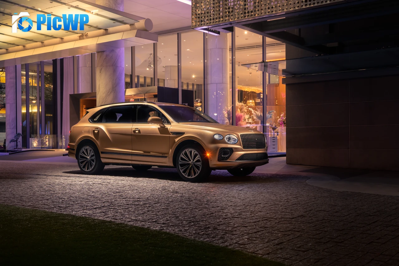 Bentley Bentayga EWB Azure 2023 7K PC Wallpaper