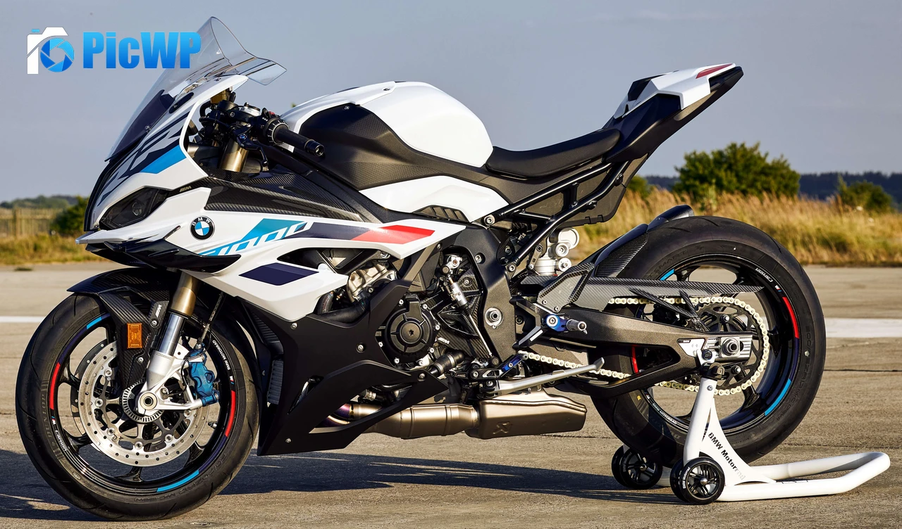 BMW S 1000 RR 6K PC Wallpaper