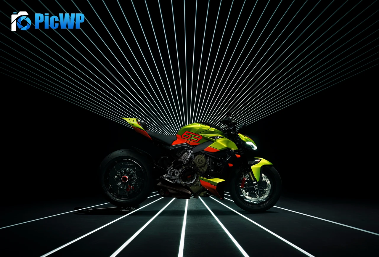 Ducati Streetfighter V4 Lamborghini 8K PC Wallpaper