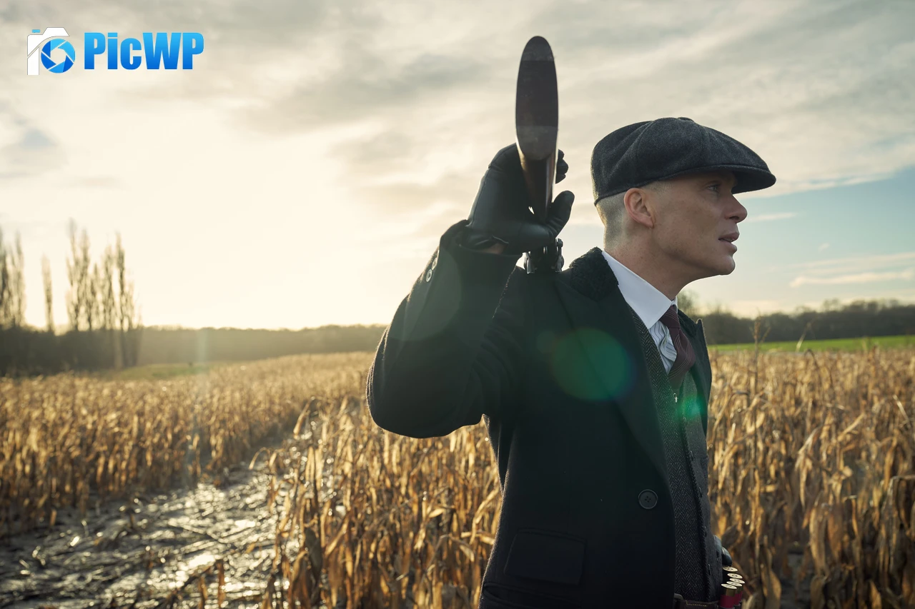 Cillian Murphy as Tommy Shelby (Peaky Blinders) 6K PC Wallpaper