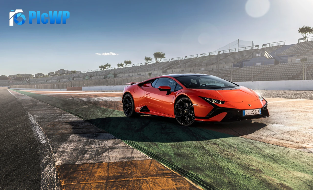 Lamborghini Huracán Tecnica 8K PC Wallpaper