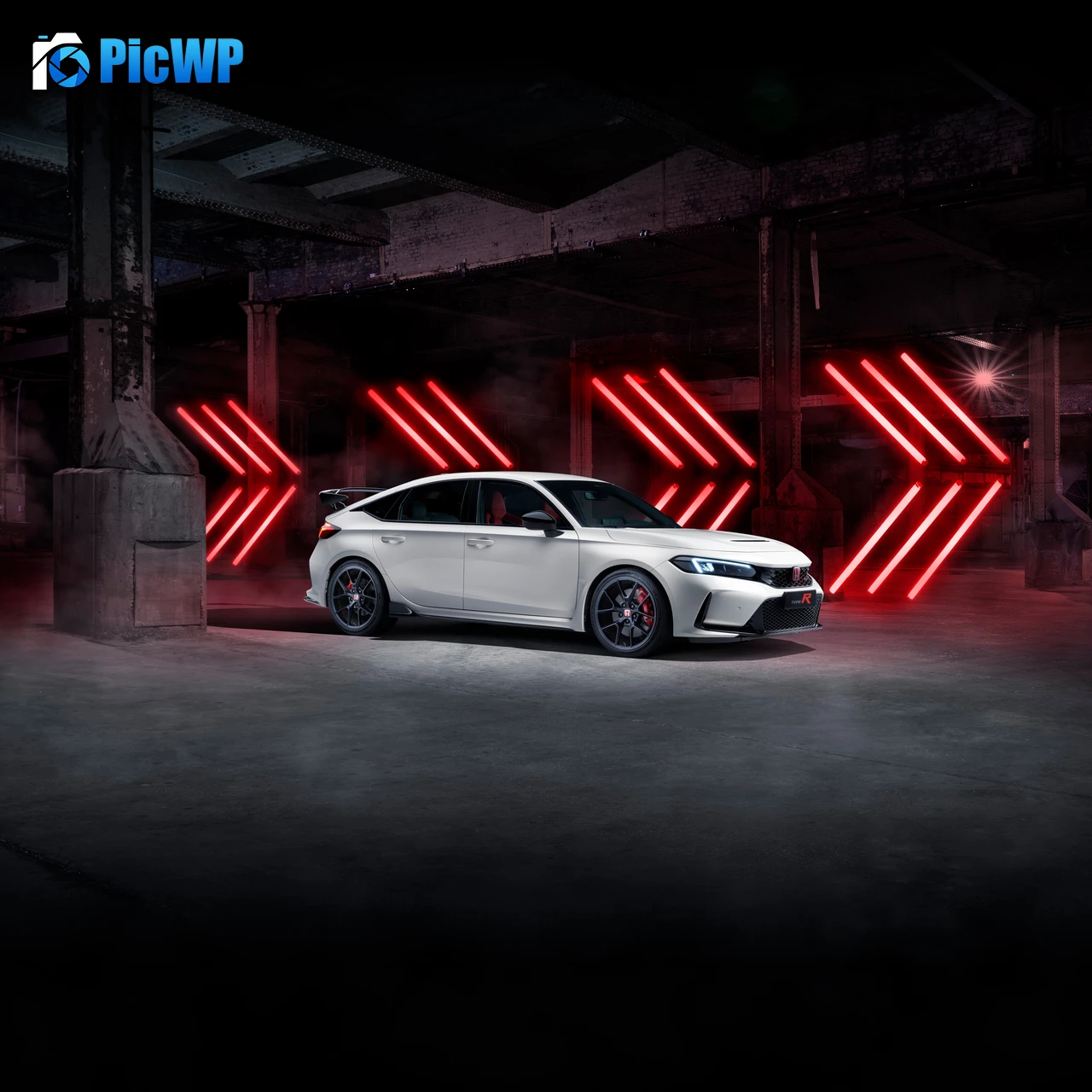 Honda Civic Type R 8K Fold Wallpaper