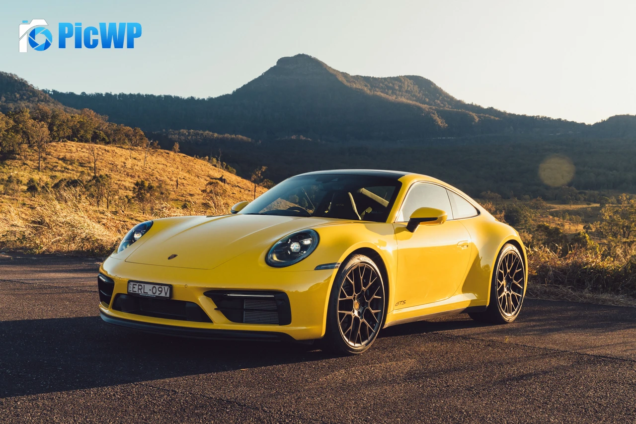 Porsche 911 Carrera GTS 2022 6K PC Wallpaper