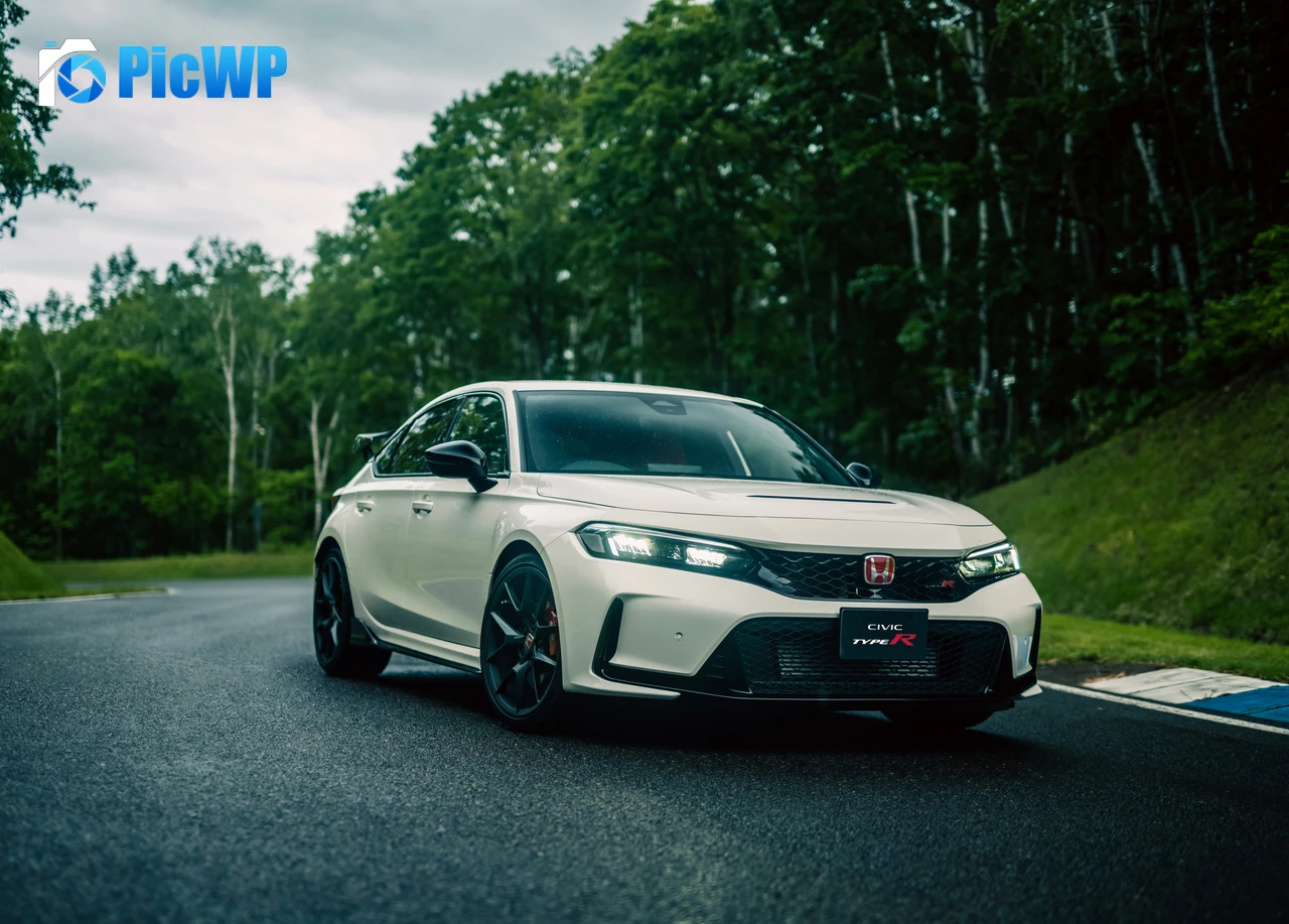 Honda Civic Type R 8K PC Wallpaper