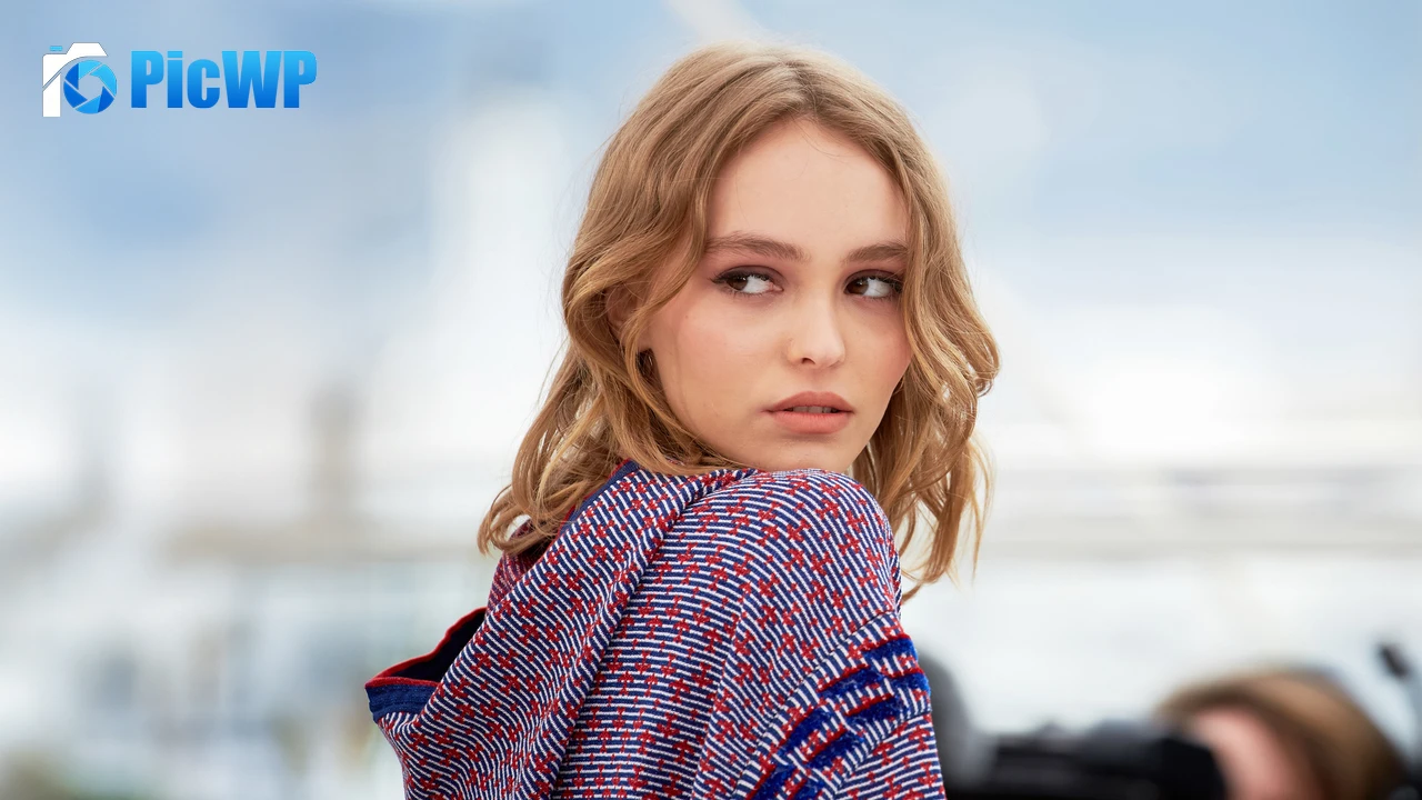 Lily Rose Depp Outdoor 6K PC Wallpaper