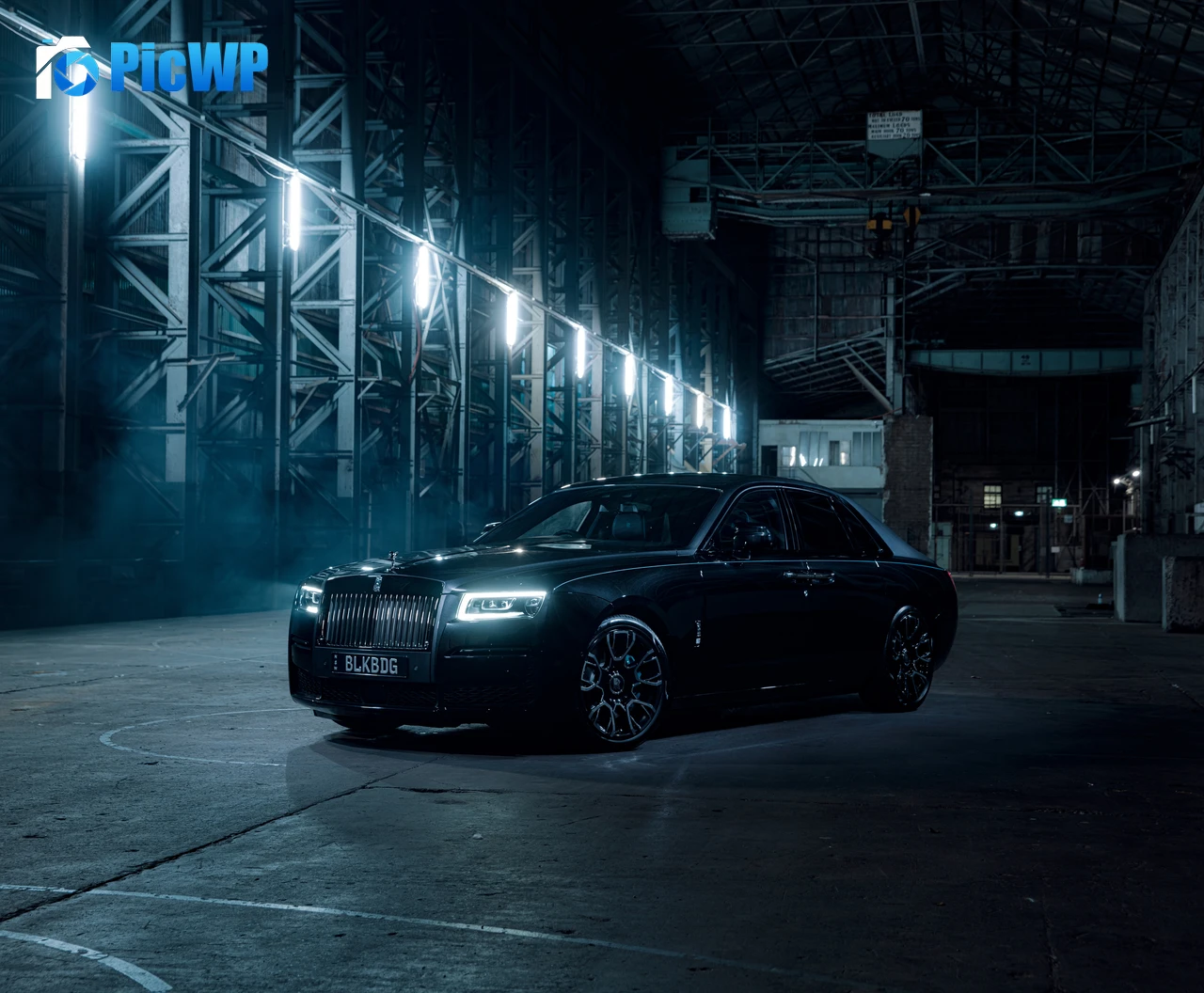 Rolls-Royce Black Badge Ghost 8K PC Wallpaper
