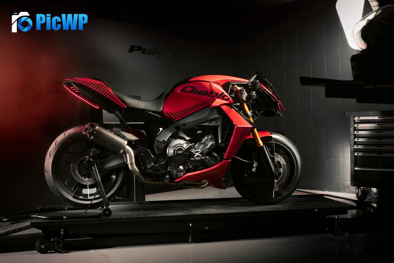 Puig Diablo Yamaha MT-09 8K PC Wallpaper