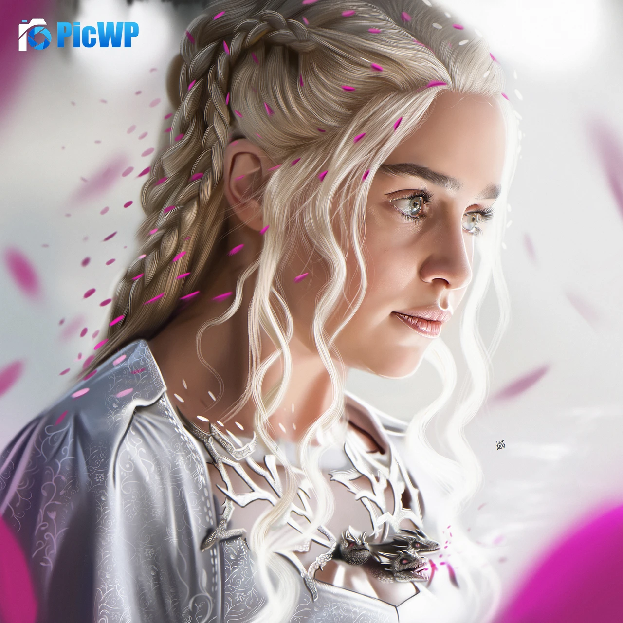 Emilia Clarke Daenerys Targaryen 4K Fold Wallpaper