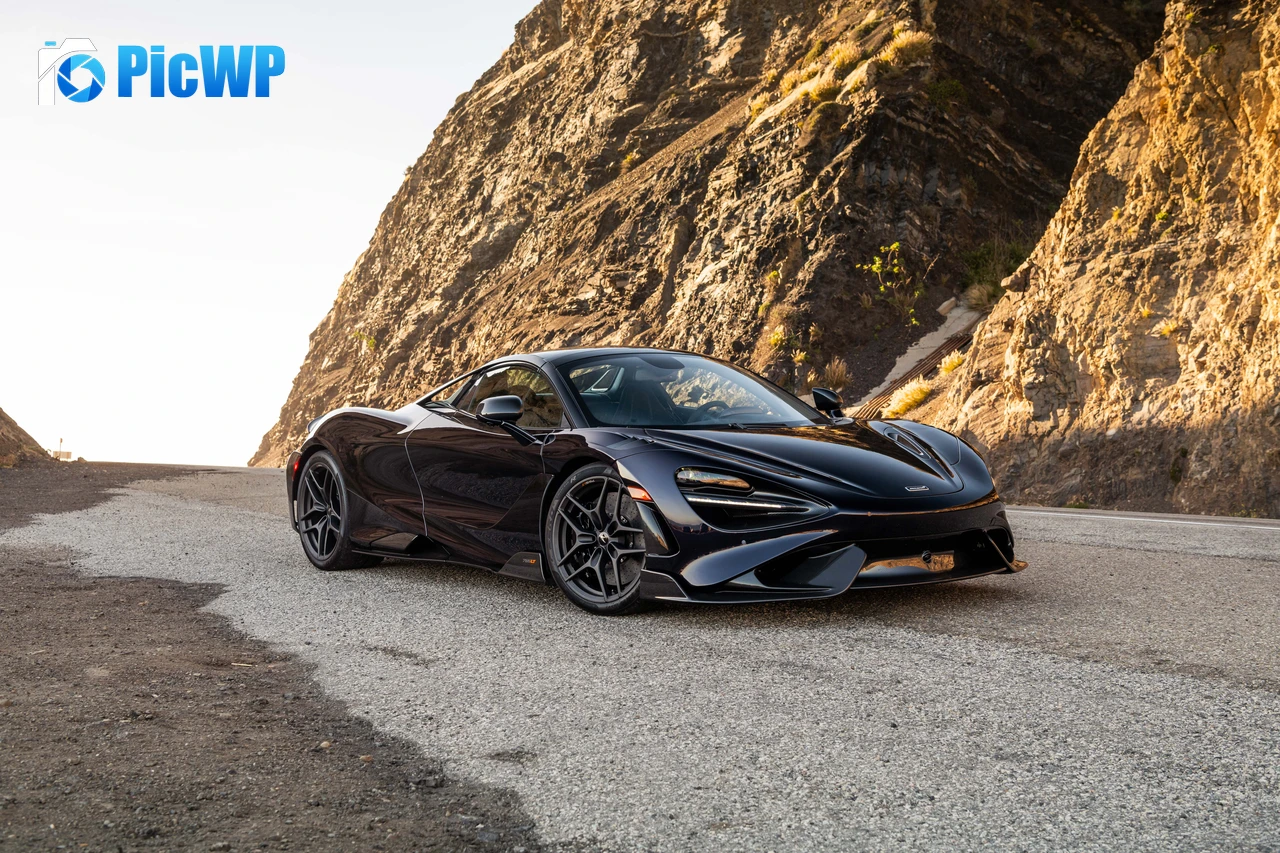McLaren 765LT Spider 9K PC Wallpaper
