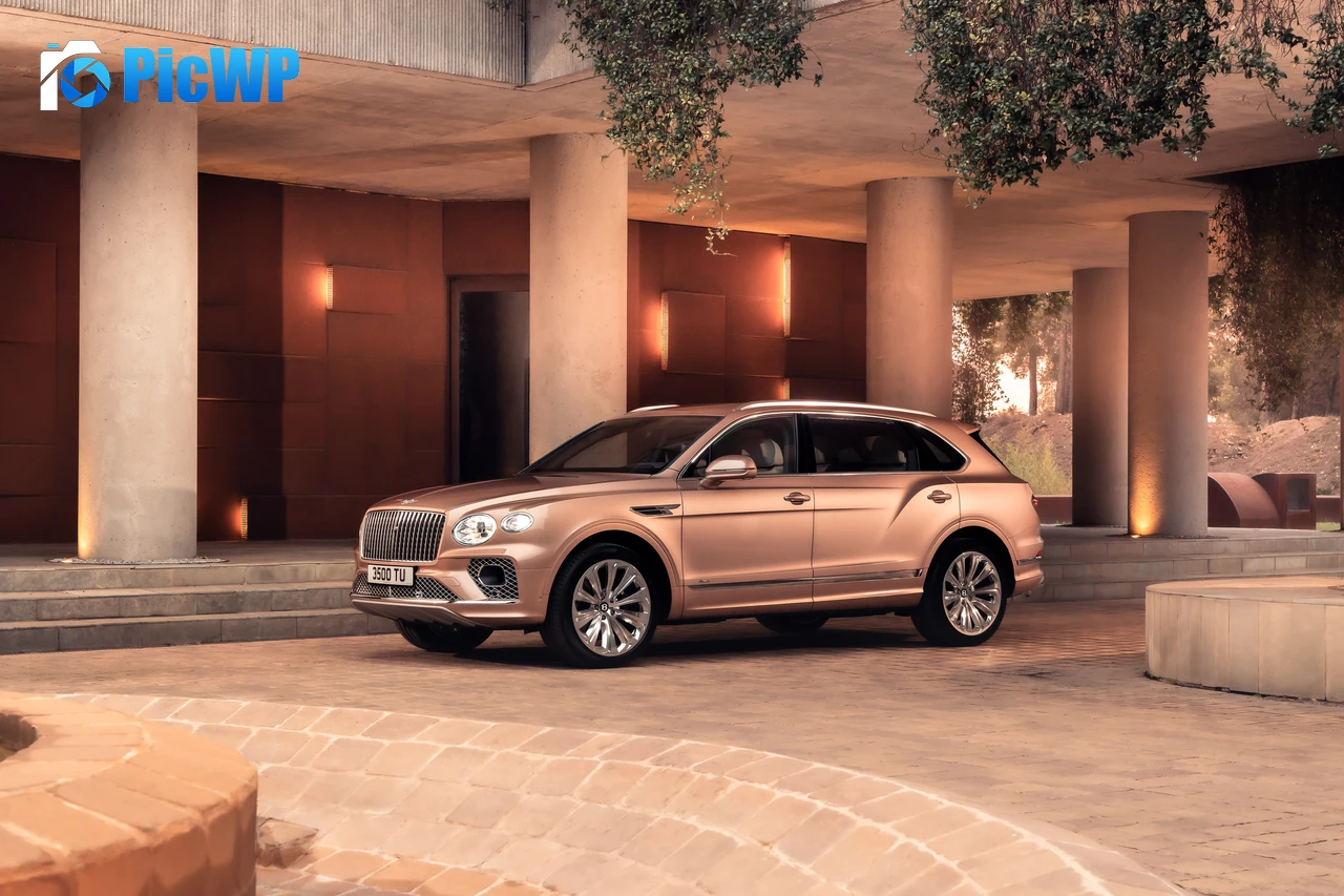 Bentley Bentayga EWB Luxury SUV 7K PC Wallpaper