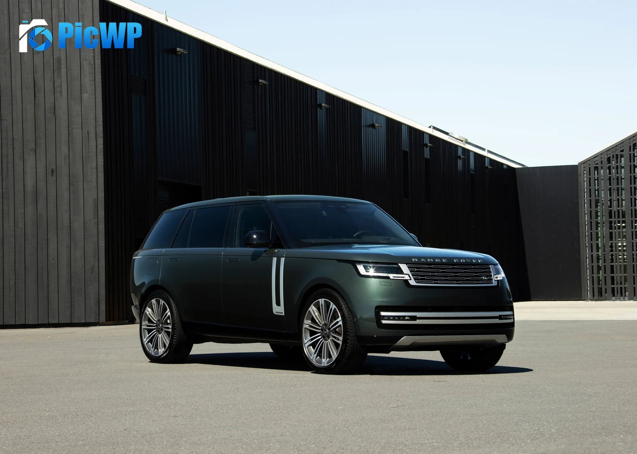 Range Rover Autobiography 2022 6K PC Wallpaper