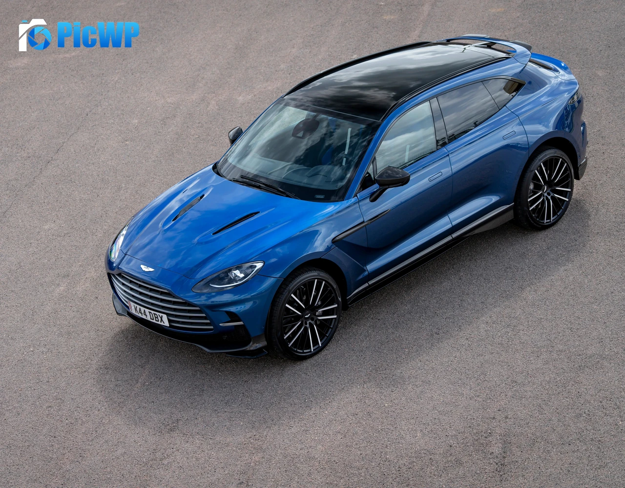 Aston Martin DBX707 Luxury SUV 6K PC Wallpaper