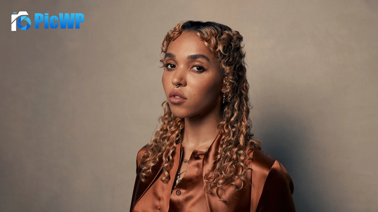 FKA twigs Closeup 6K PC Wallpaper