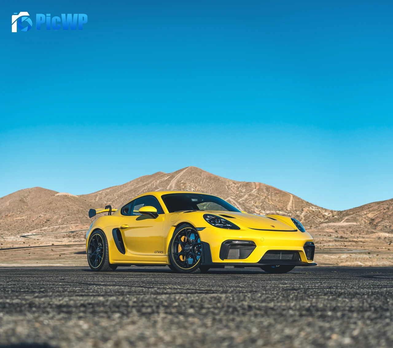 Porsche 718 Cayman GT4 RS 2022 7K PC Wallpaper