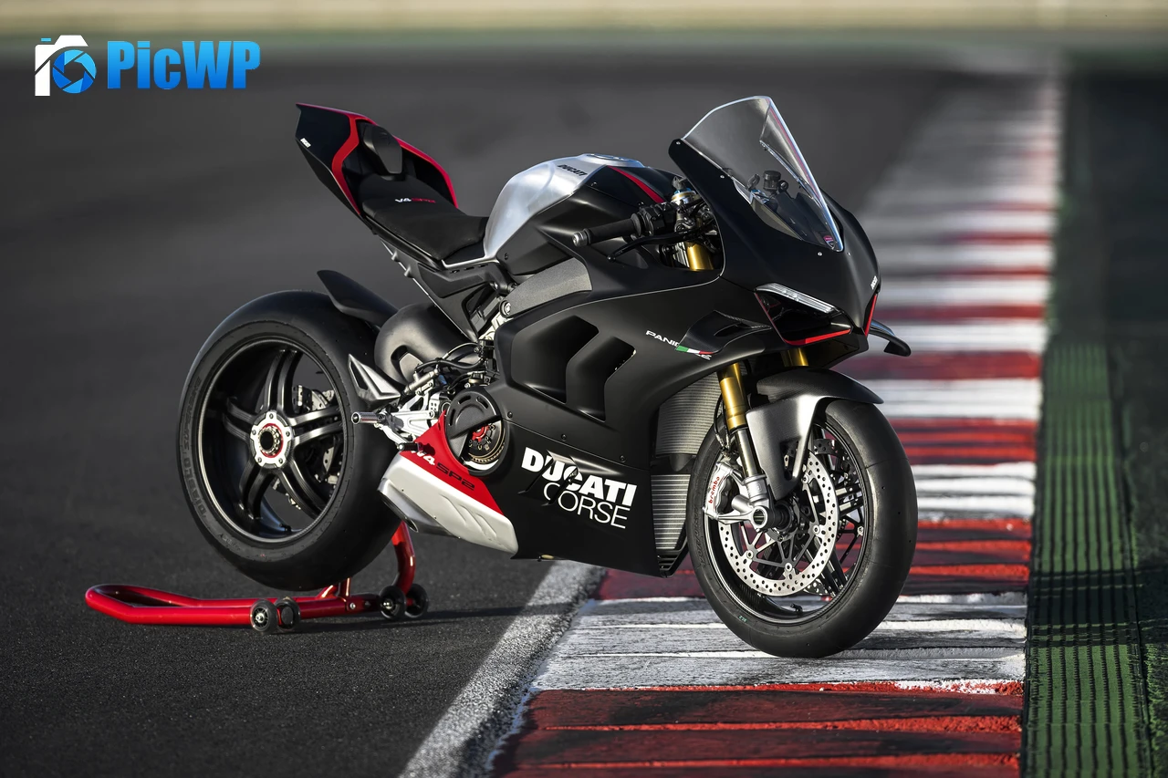 Ducati Panigale V4 SP2 2023 4K PC Wallpaper