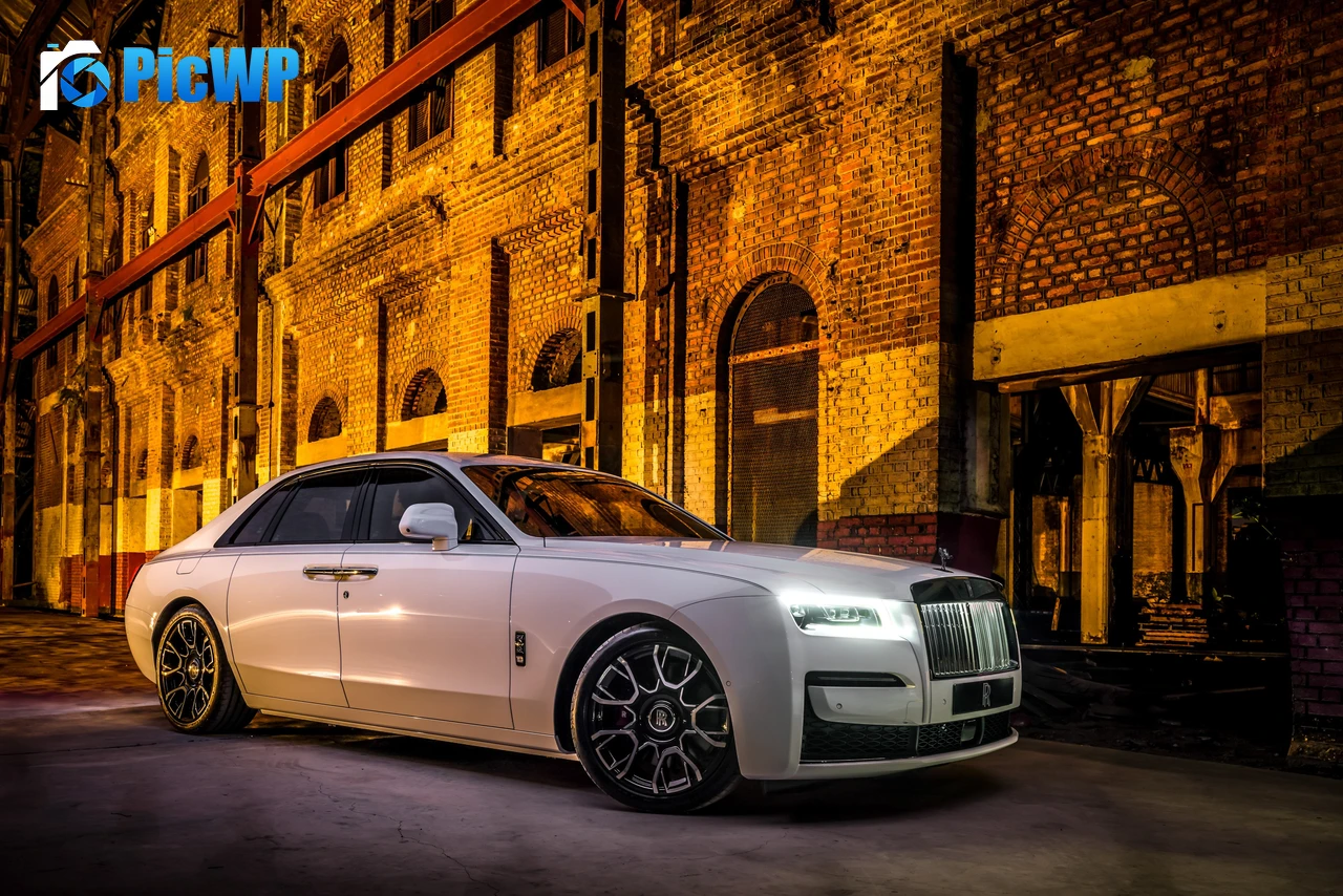 Rolls-Royce Black Badge Ghost Luxury Sedan 5K PC Wallpaper