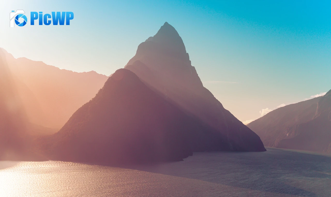 Mitre Peak New Zealand 8K PC Wallpaper