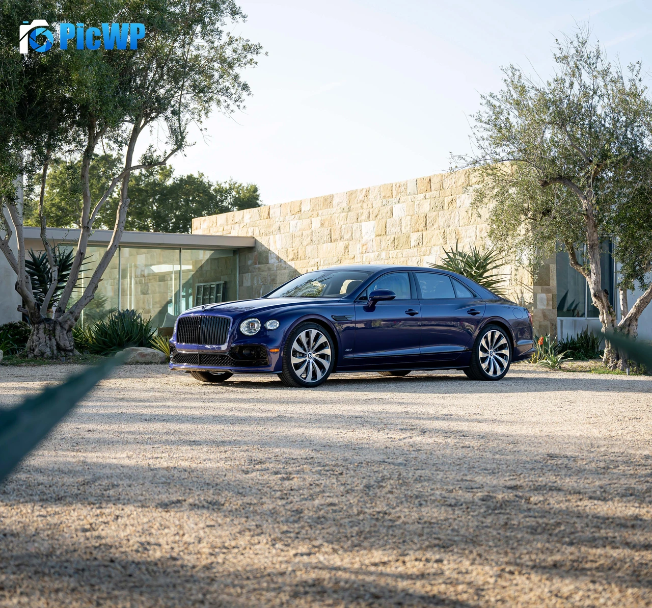 Bentley Flying Spur Hybrid 2022 6K PC Wallpaper