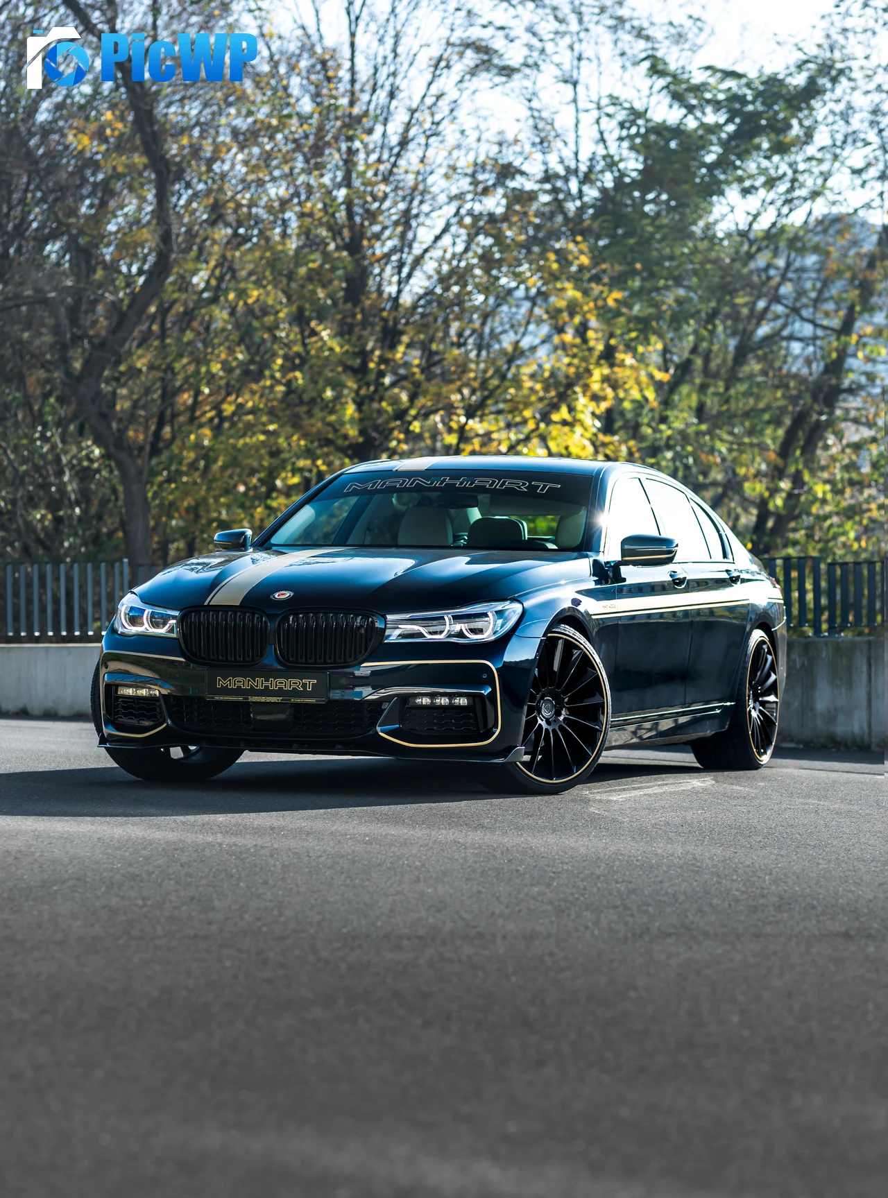 Manhart MH7 400d BMW 7 Series 6K Mobile Wallpaper