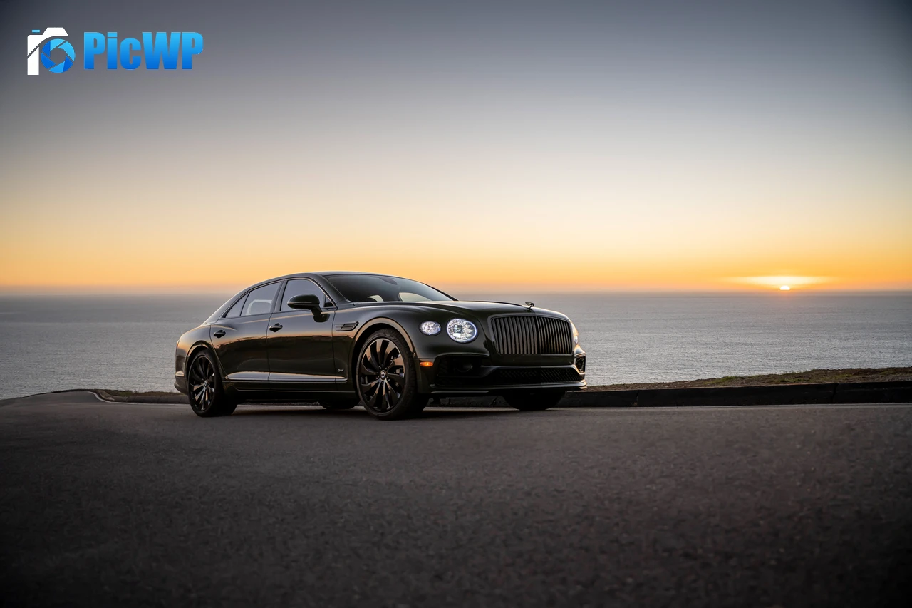 Bentley Flying Spur Hybrid 9K PC Wallpaper
