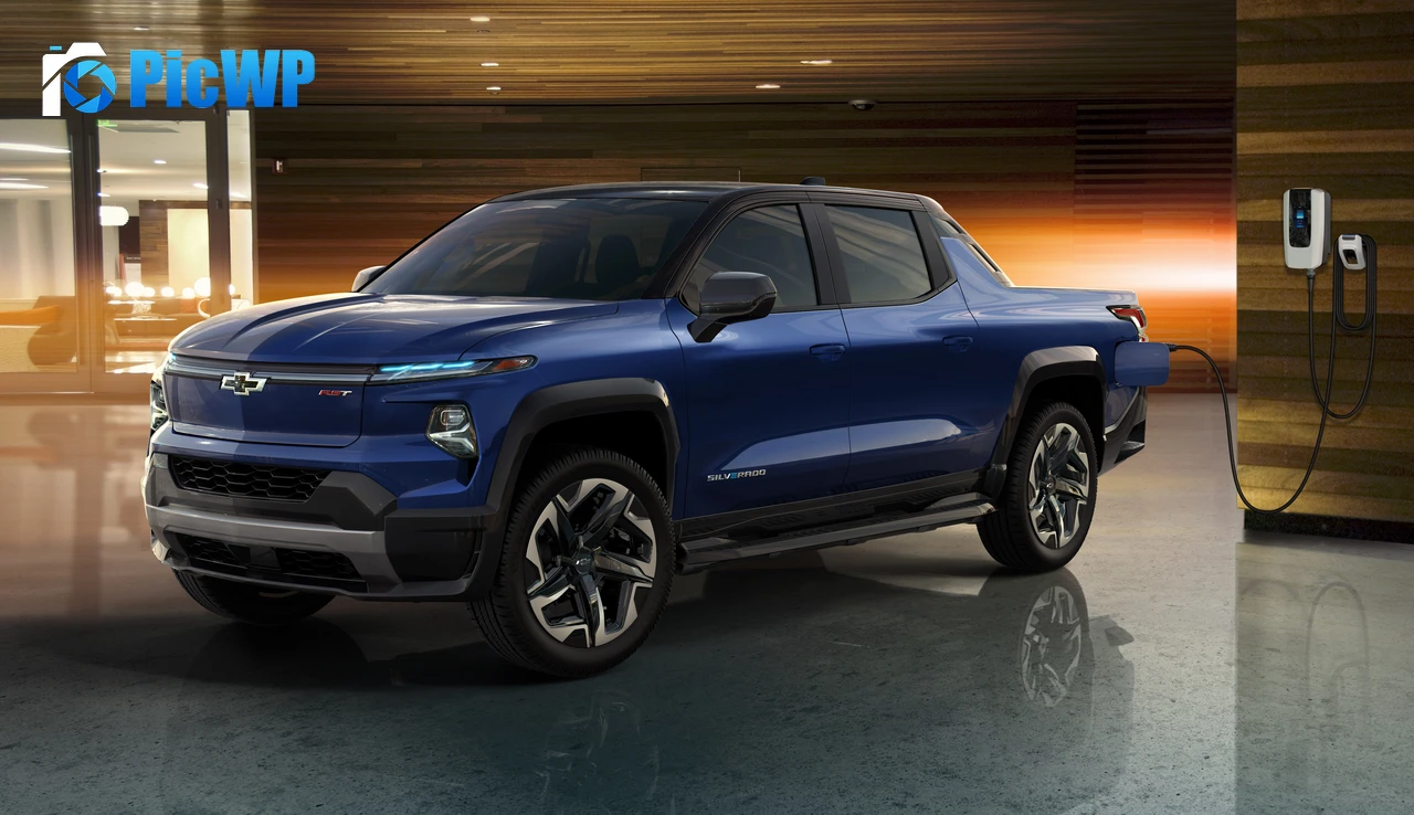 Chevrolet Silverado EV RST Crew Cab 2024 6K PC Wallpaper