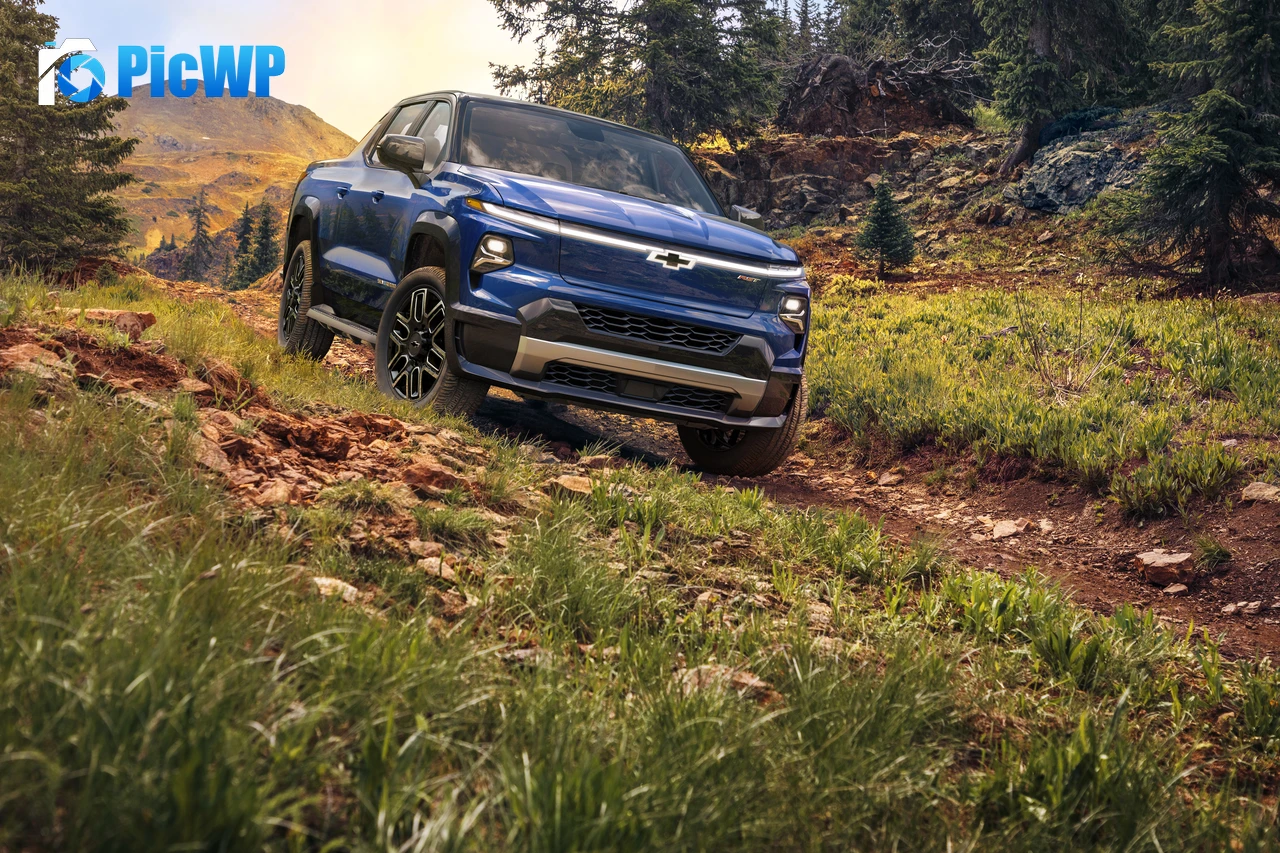 Chevrolet Silverado EV Off-Road Trucks 6K PC Wallpaper