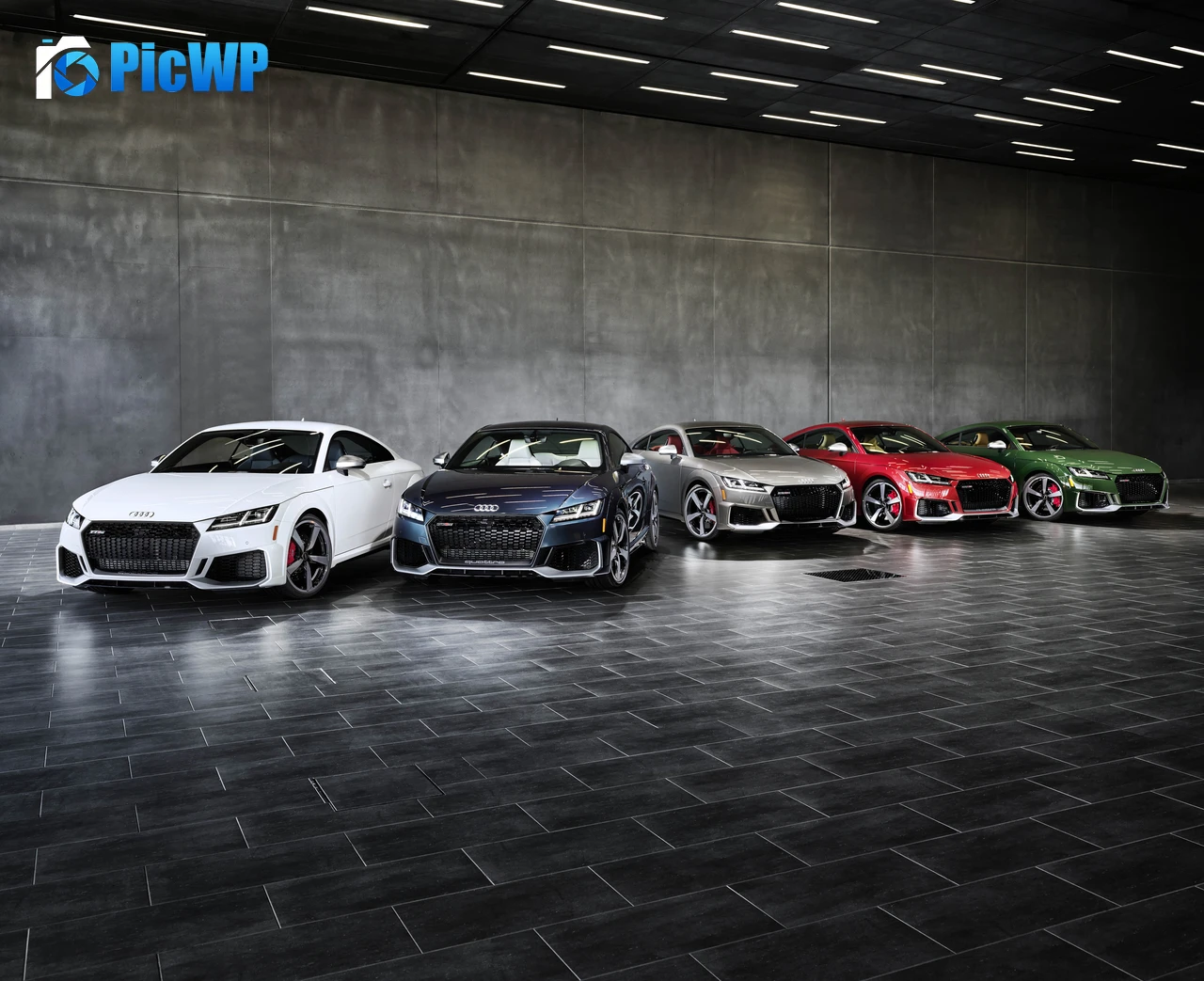Audi TT RS Coupé 2022 8K PC Wallpaper