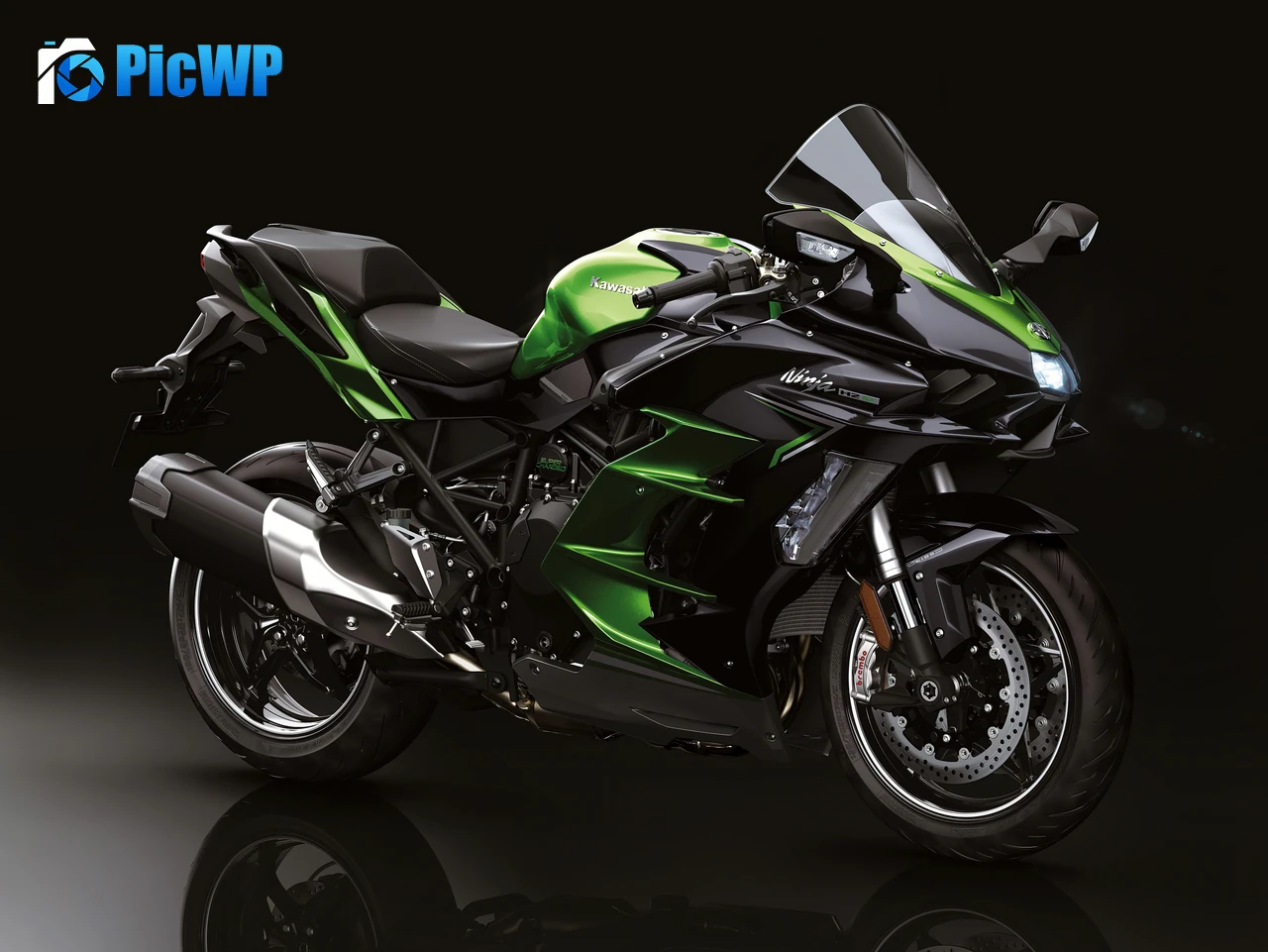 Kawasaki Ninja H2 SX 6K PC Wallpaper